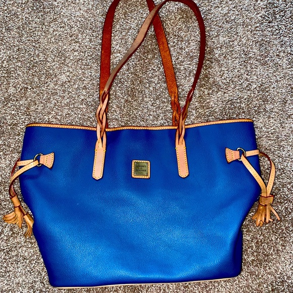 Dooney And Bourke Tote Bags